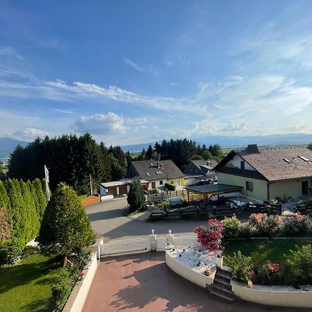 Villa Am Red Bull Ring In Spielberg Spielberg Bei Knittelfeld Buitenkant foto